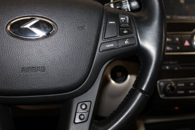 Used 2016 Kia Cadenza Premium image 21