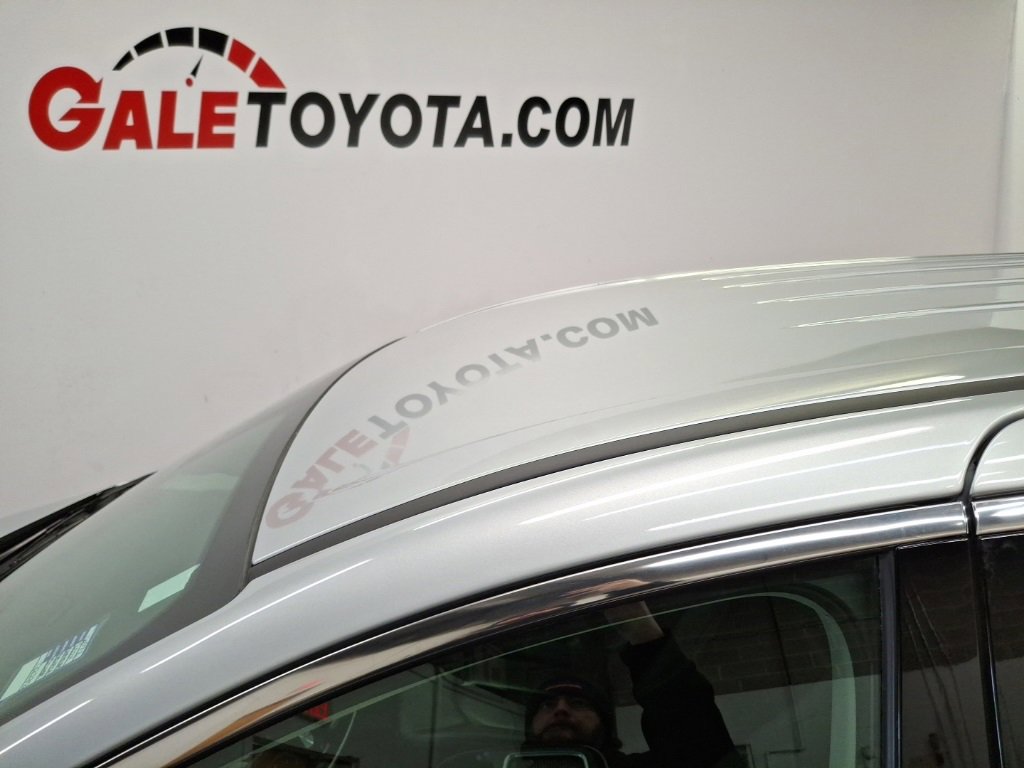 Used 2024 Chrysler Pacifica Touring-L image 6