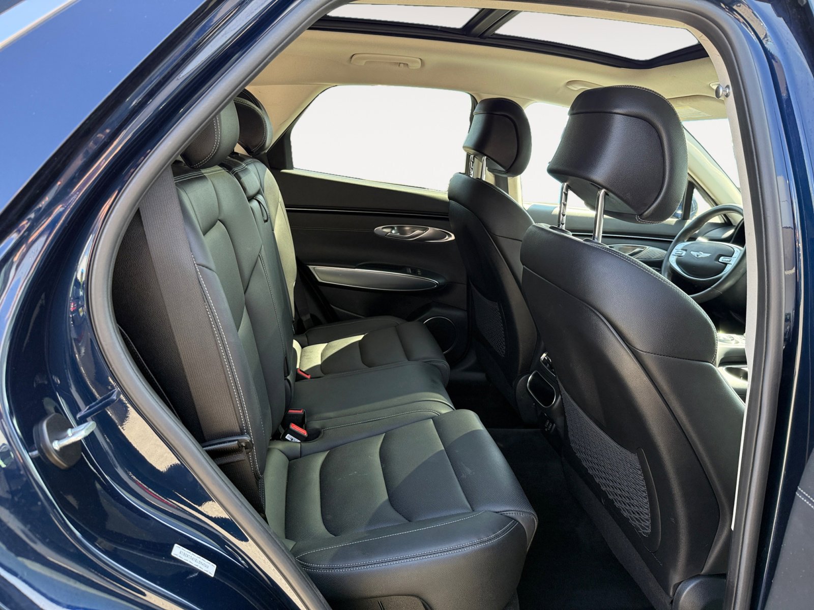 Used 2023 Genesis GV70 2.5T w/ Select Package image 18