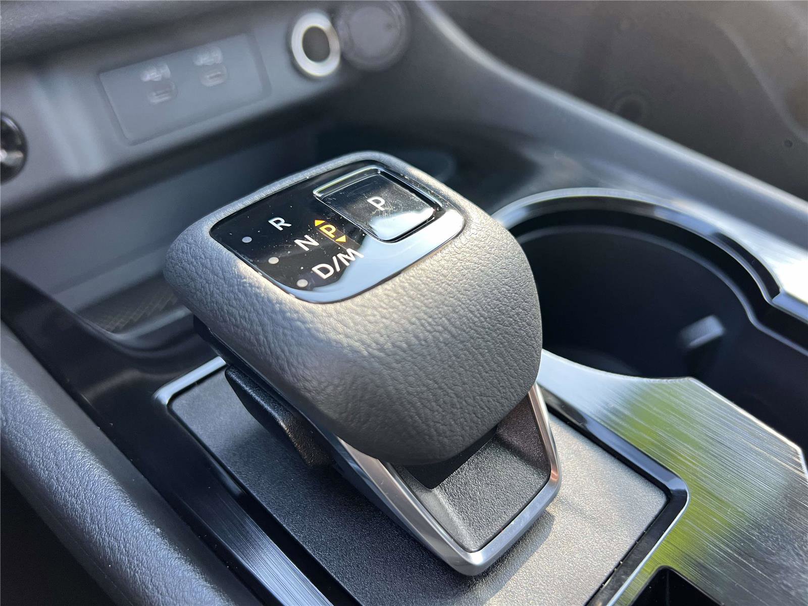 Used 2025 Nissan Rogue SV image 39