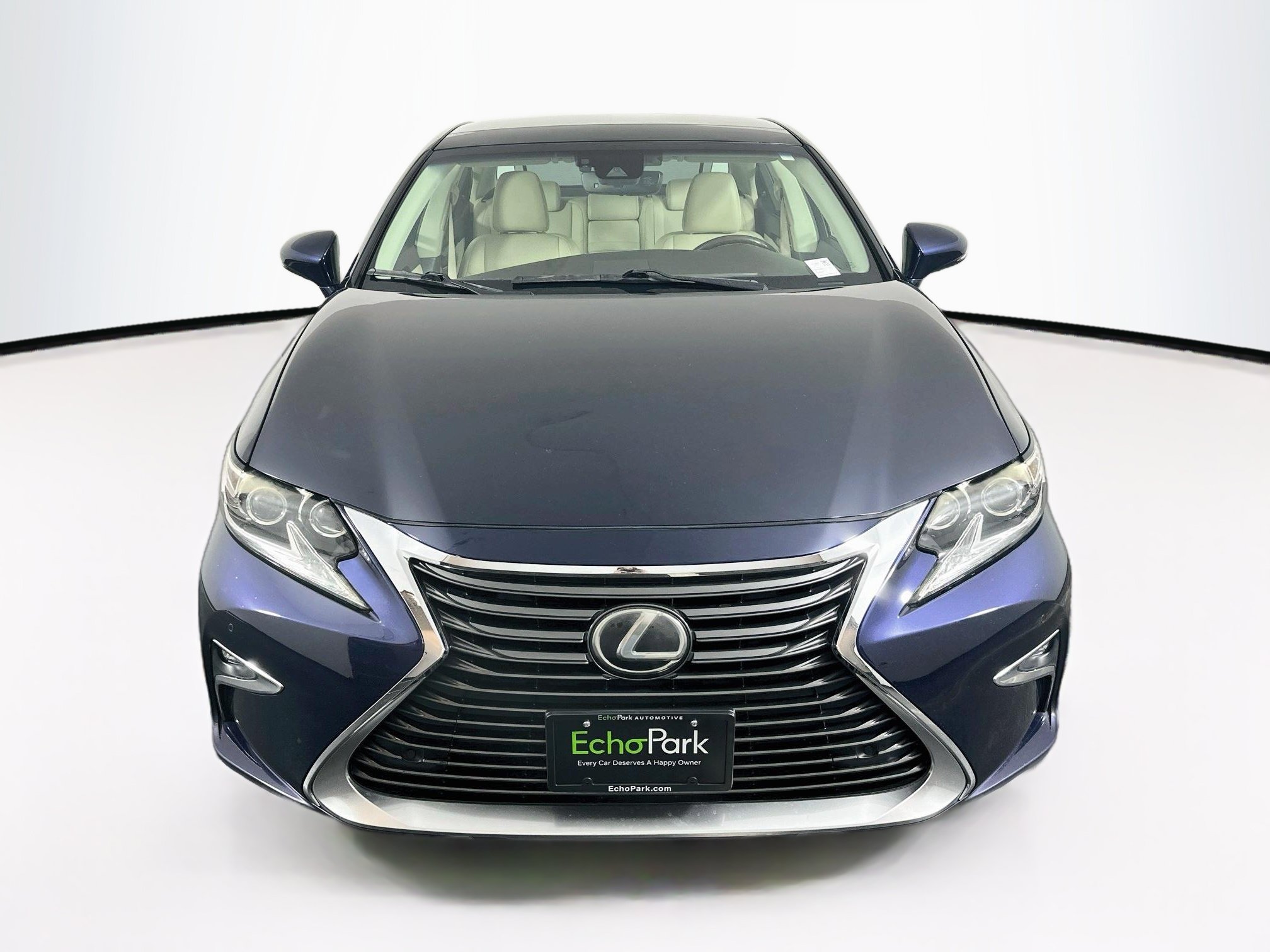 Used 2016 Lexus ES 350 w/ Ultra Luxury Package FWD image 2