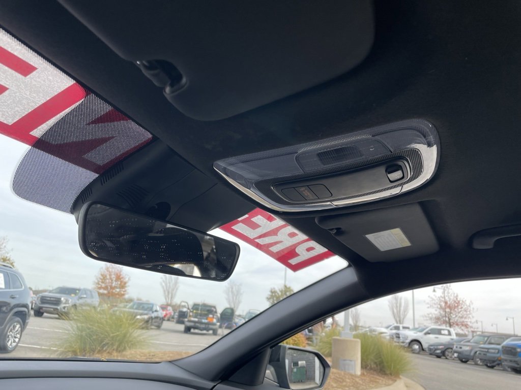 Used 2025 Hyundai Elantra Sport image 20