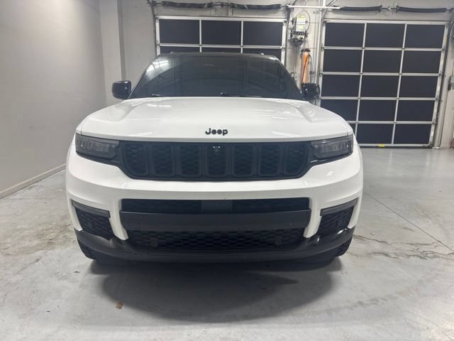 Used 2024 Jeep Grand Cherokee L Limited w/ Luxury Tech Group II RWD image 3