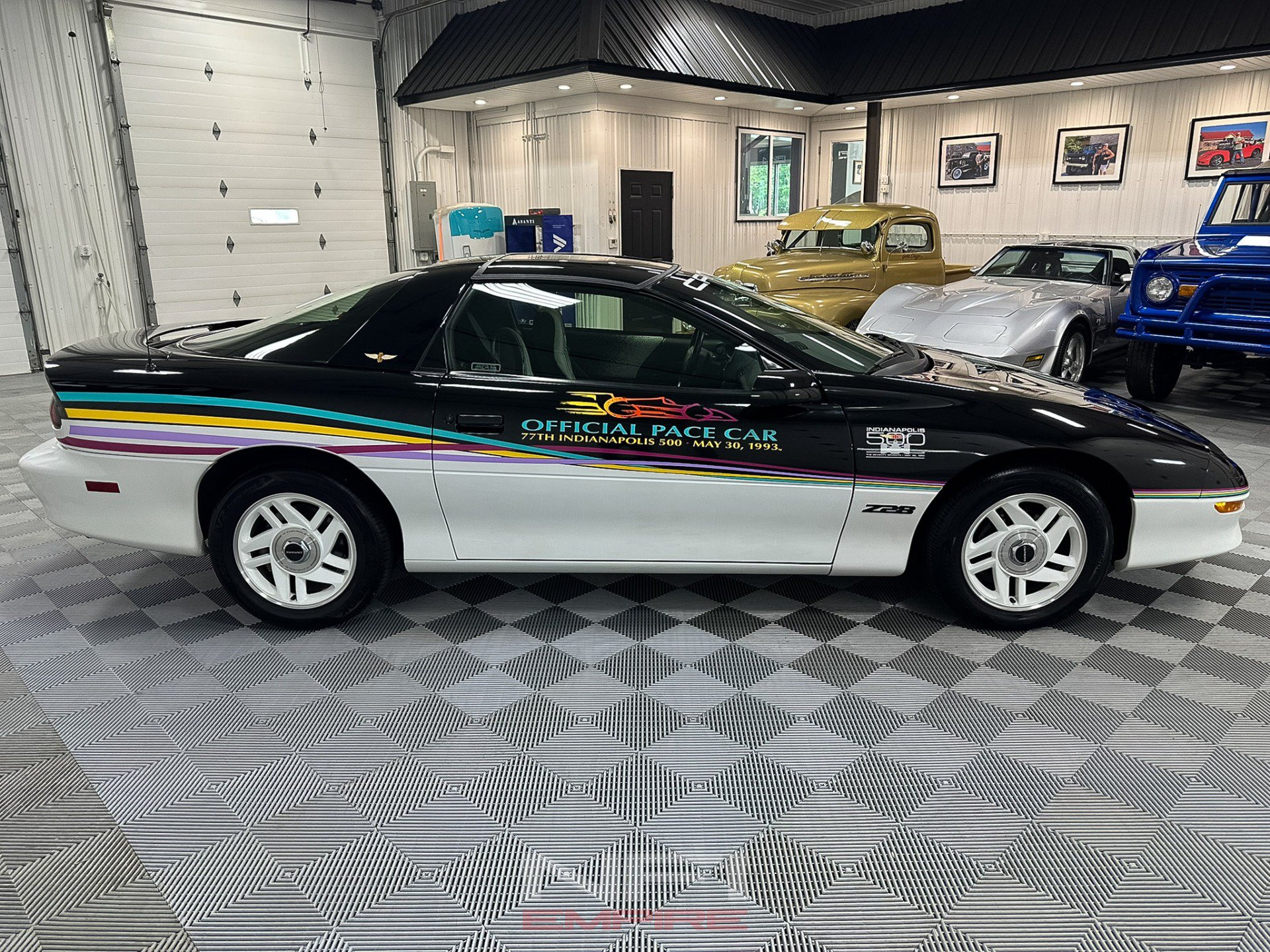 Used 1993 Chevrolet Camaro Z28 RWD image 7