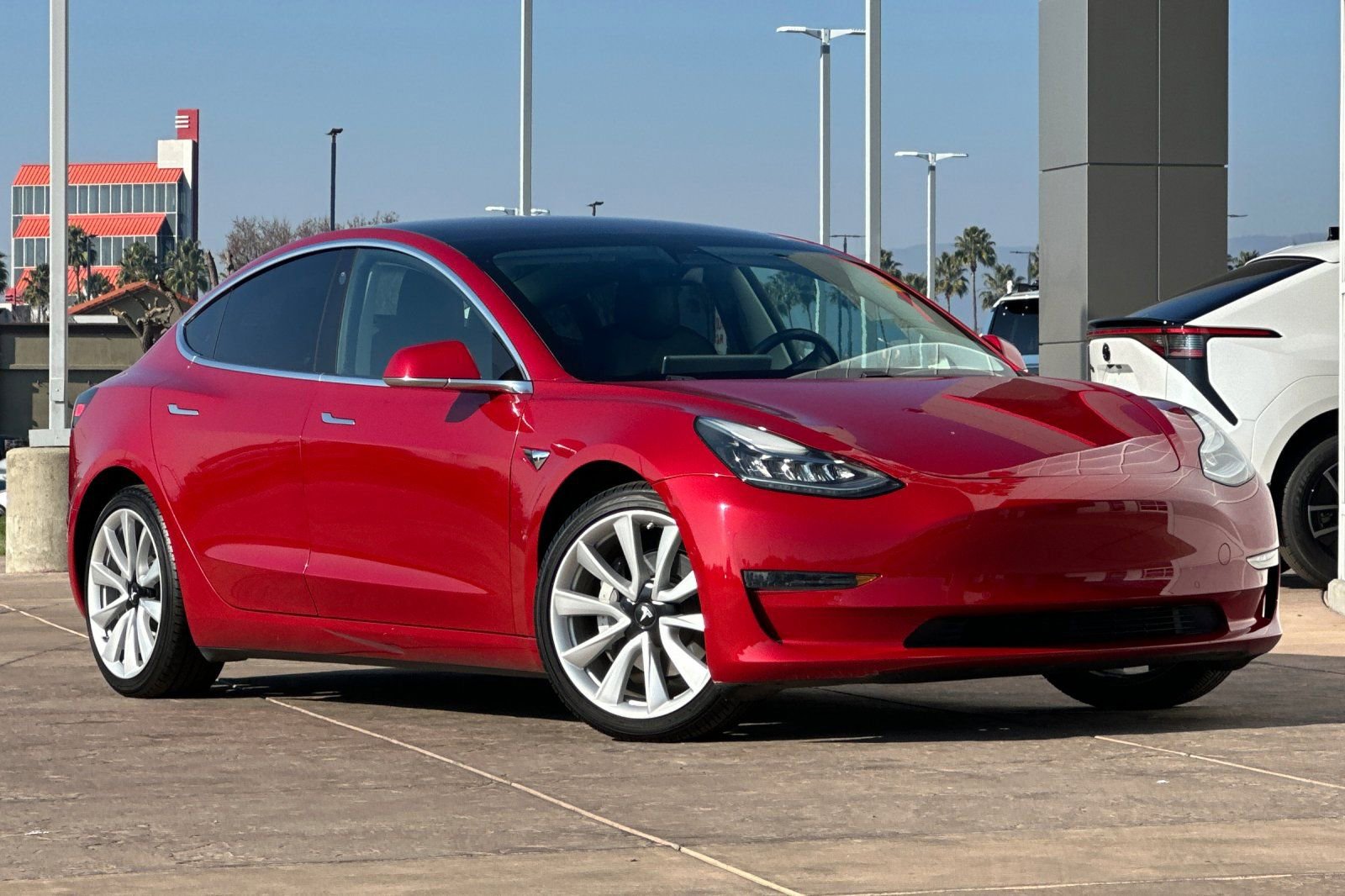 Used 2018 Tesla Model 3 Long Range video 2