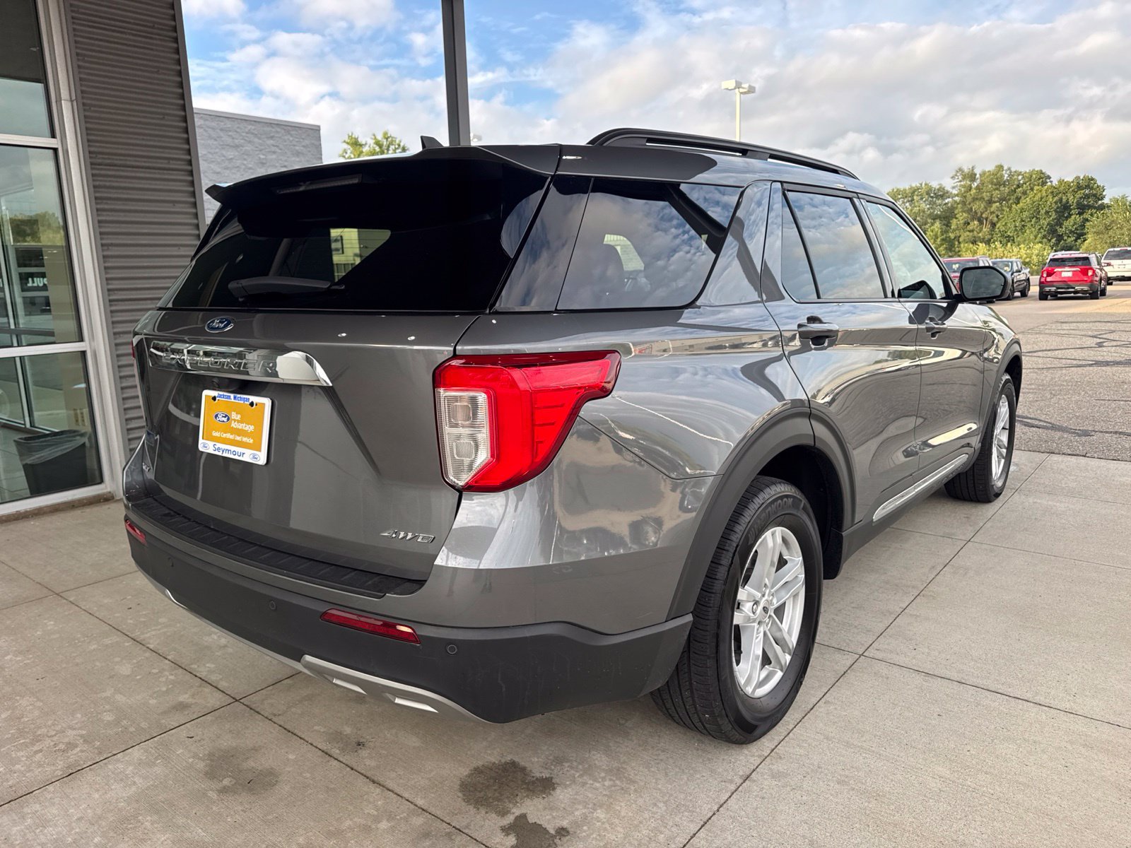 Certified 2024 Ford Explorer XLT w/ Equipment Group 202A AWD/4WD image 8
