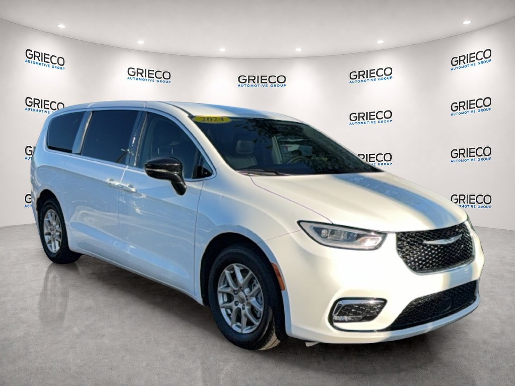 Used 2024 Chrysler Pacifica Touring-L FWD image 1