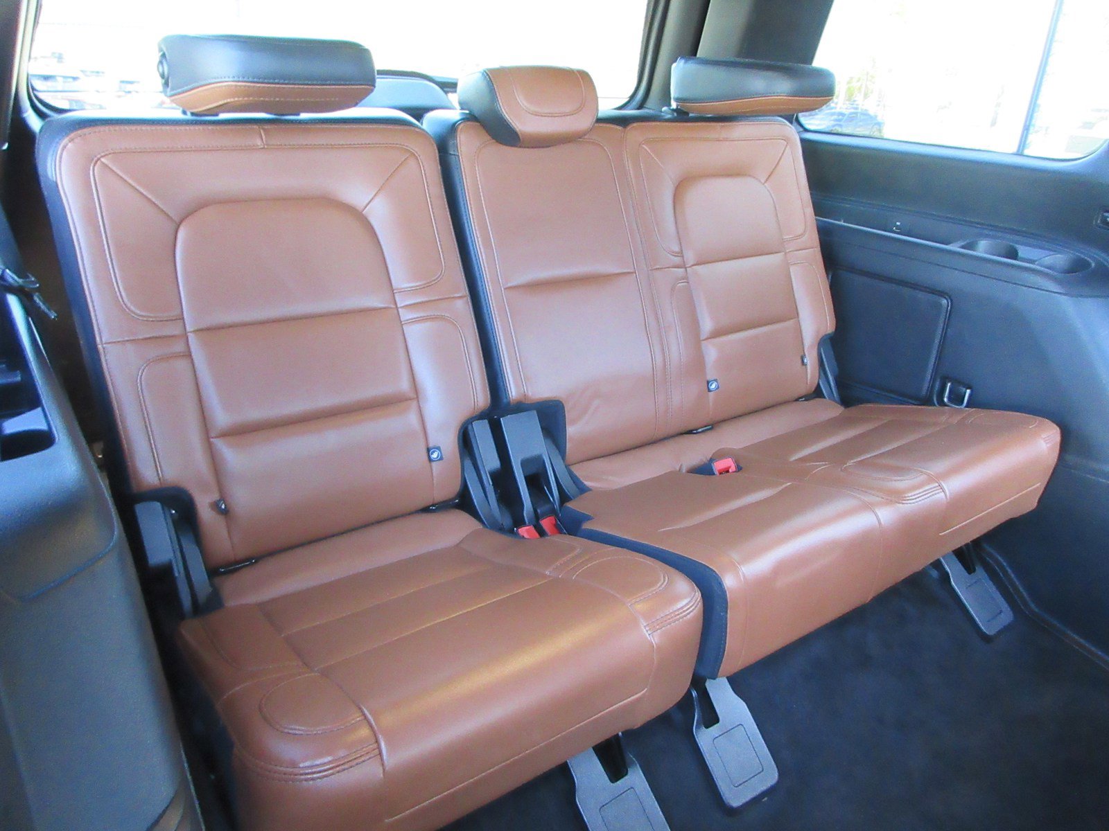 Used 2021 Lincoln Navigator Reserve w/ Cargo Convenience Package image 19