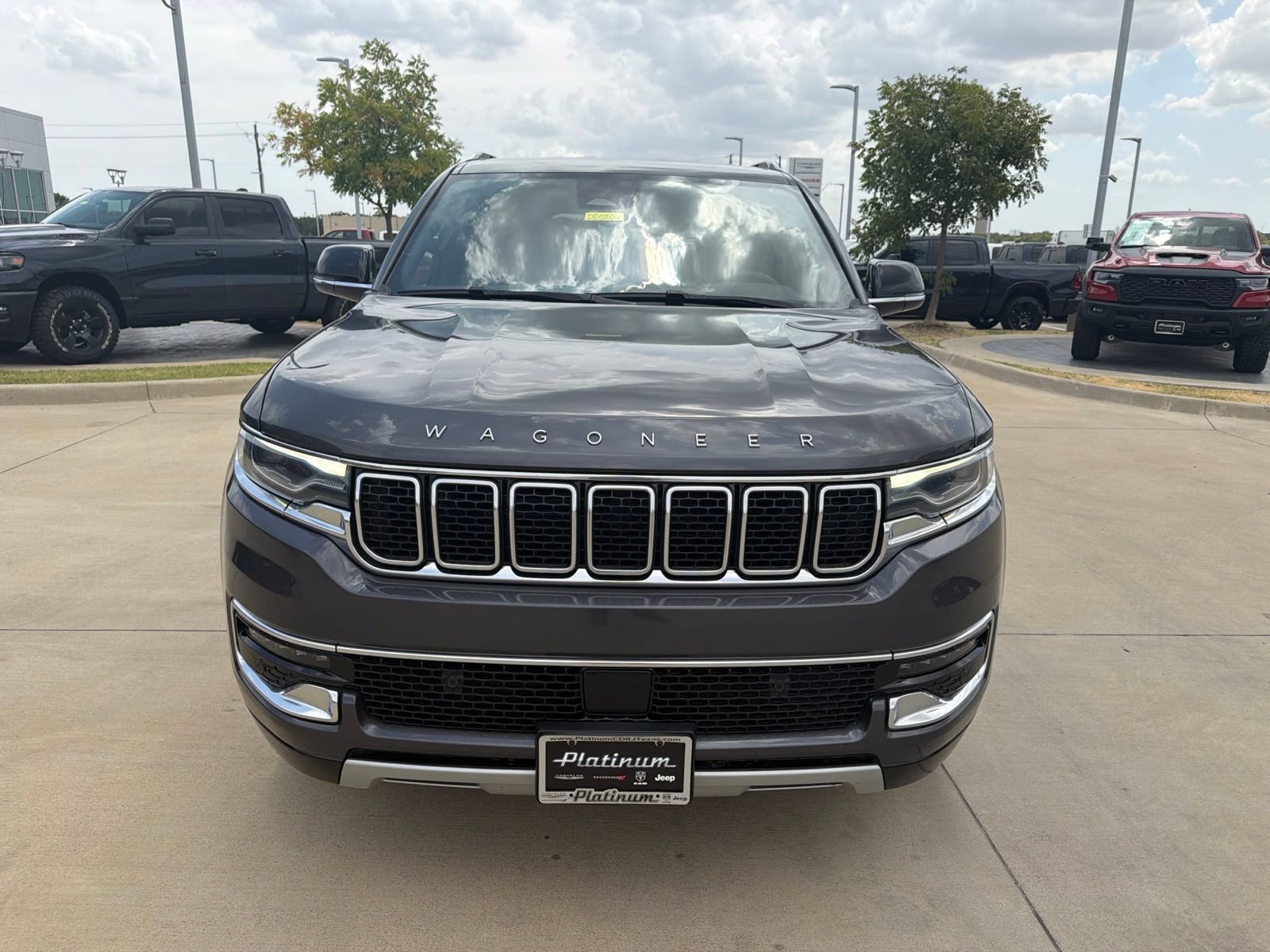 Used 2024 Jeep Wagoneer Series II AWD/4WD image 9