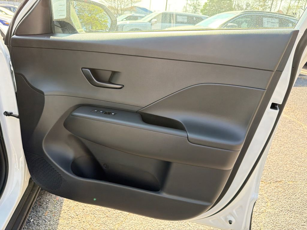 New 2026 Hyundai Kona SE image 14