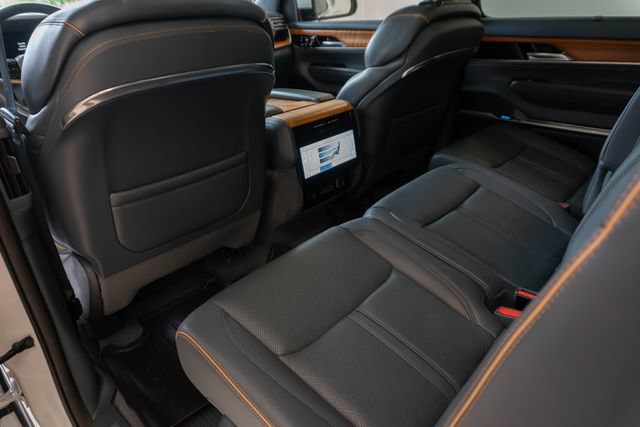 Used 2022 Jeep Grand Wagoneer Series II w/ Flexible Seating Group AWD/4WD image 25