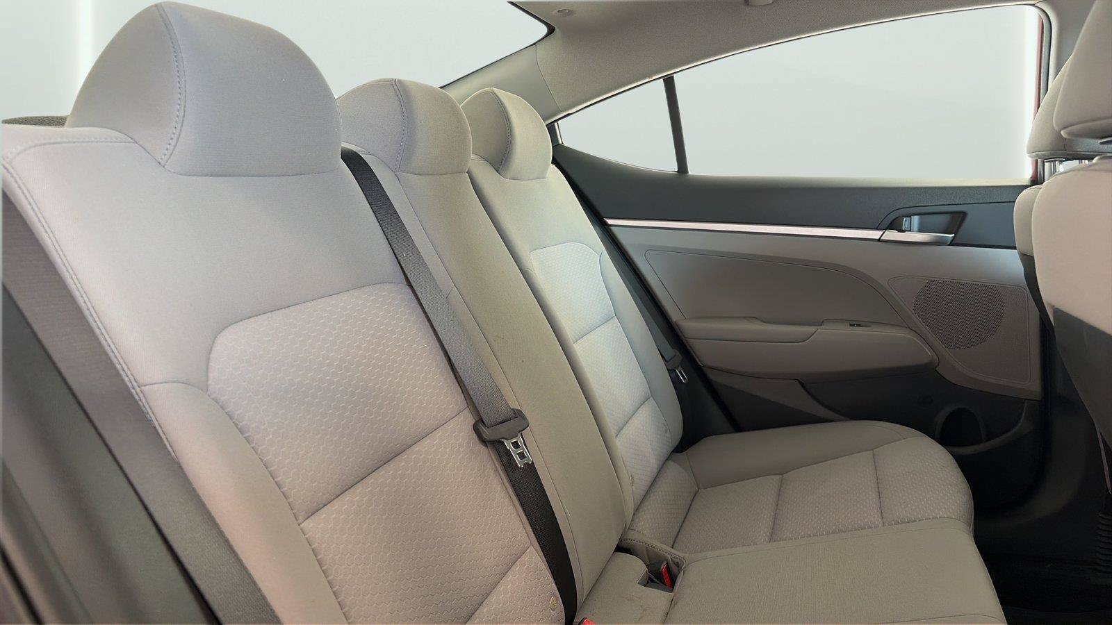 Used 2020 Hyundai Elantra SE FWD image 15