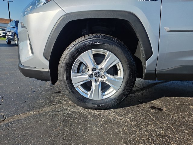 Used 2021 Toyota RAV4 XLE w/ Convenience Package AWD/4WD image 10