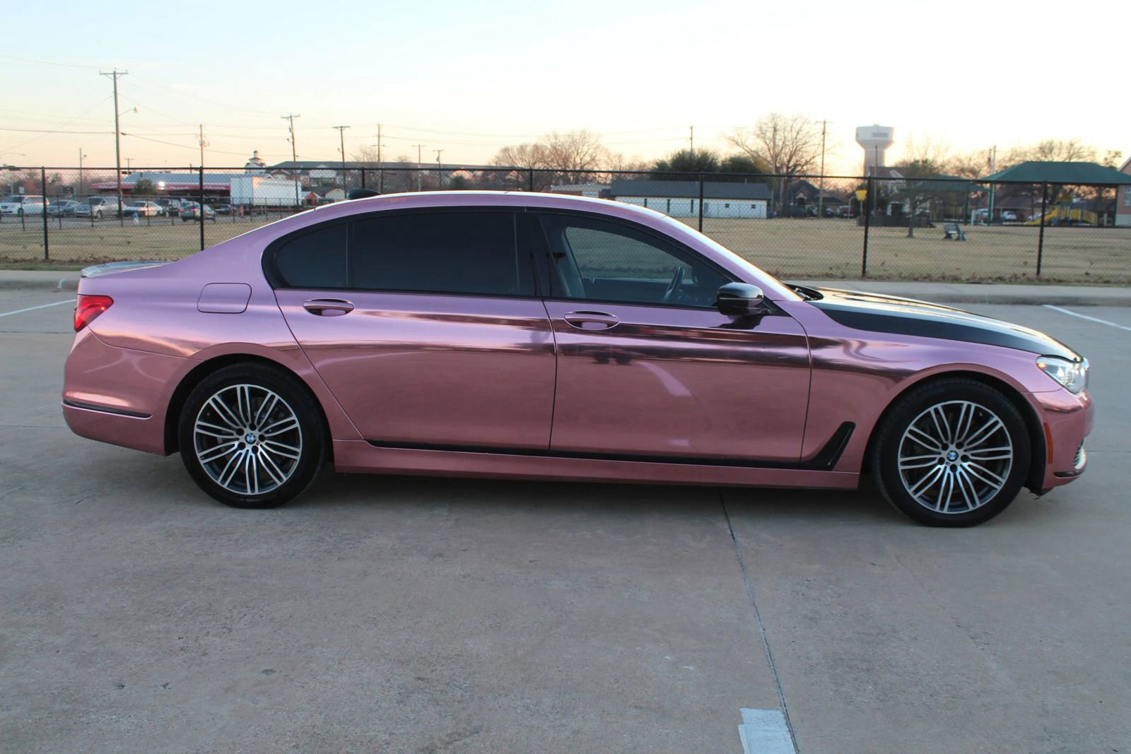 Used 2018 BMW 750i image 7