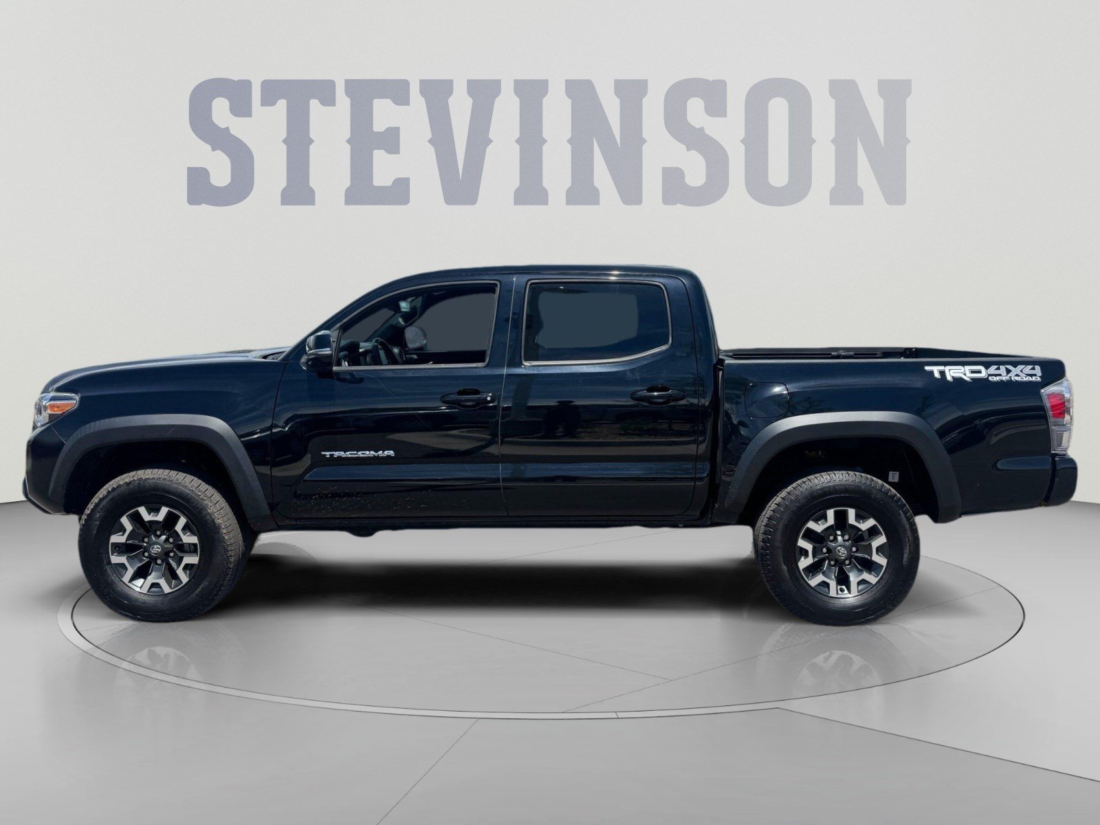 Used 2021 Toyota Tacoma TRD Off-Road w/ Technology Package AWD/4WD image 2