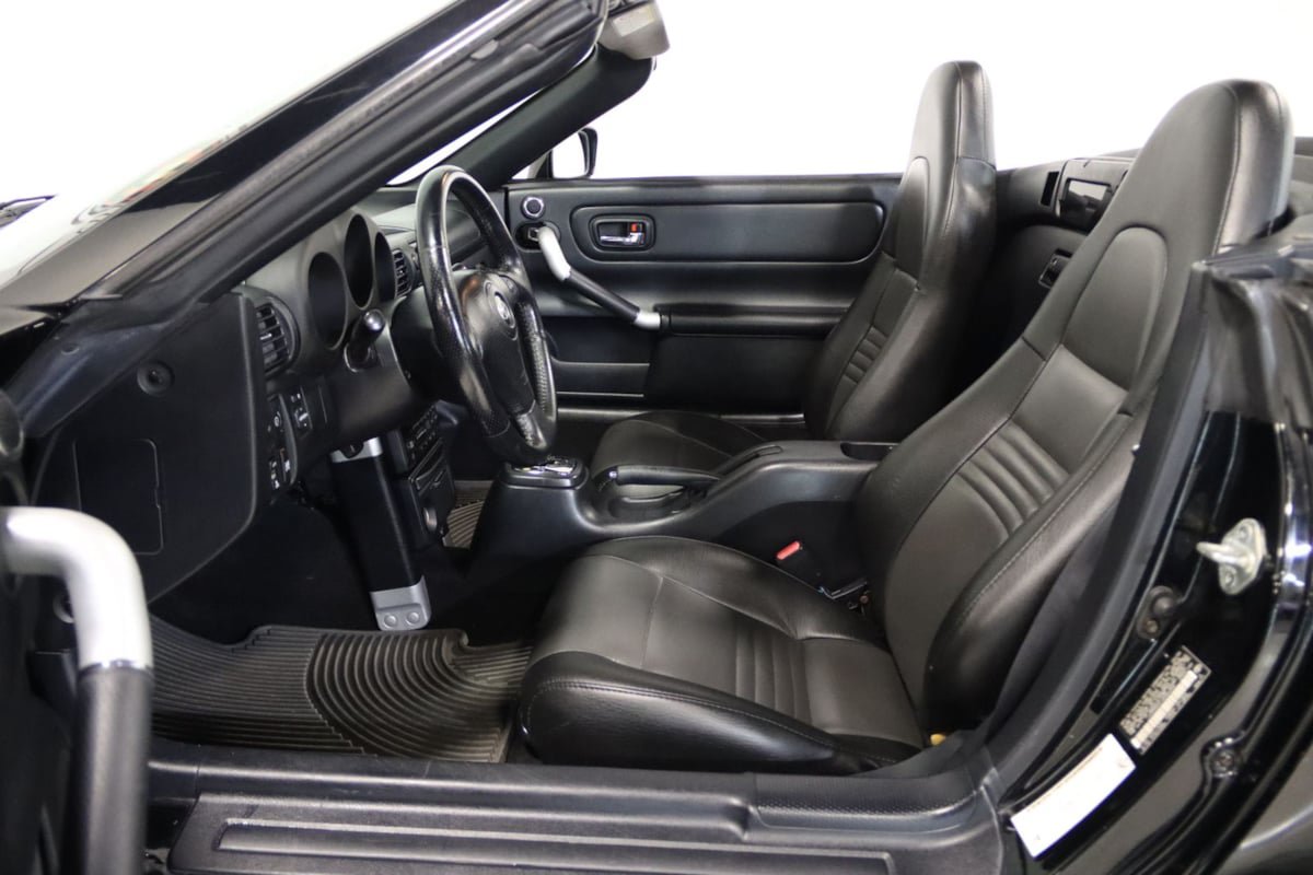 Used 2004 Toyota MR2 RWD image 40