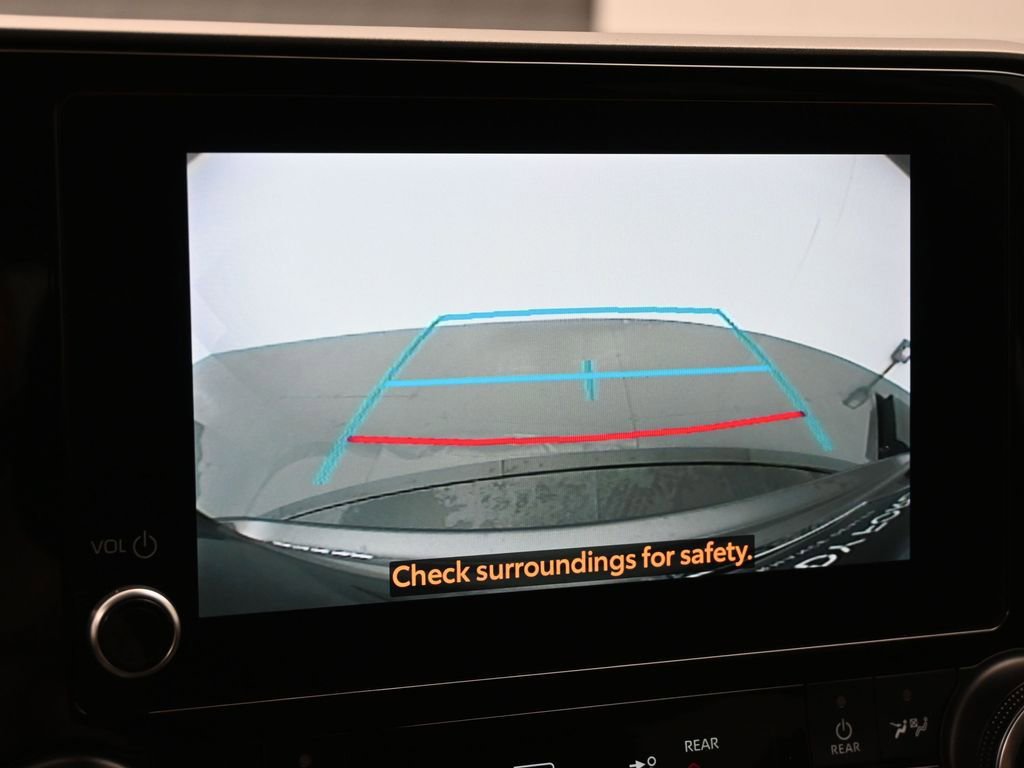 Used 2024 Toyota Highlander LE image 15