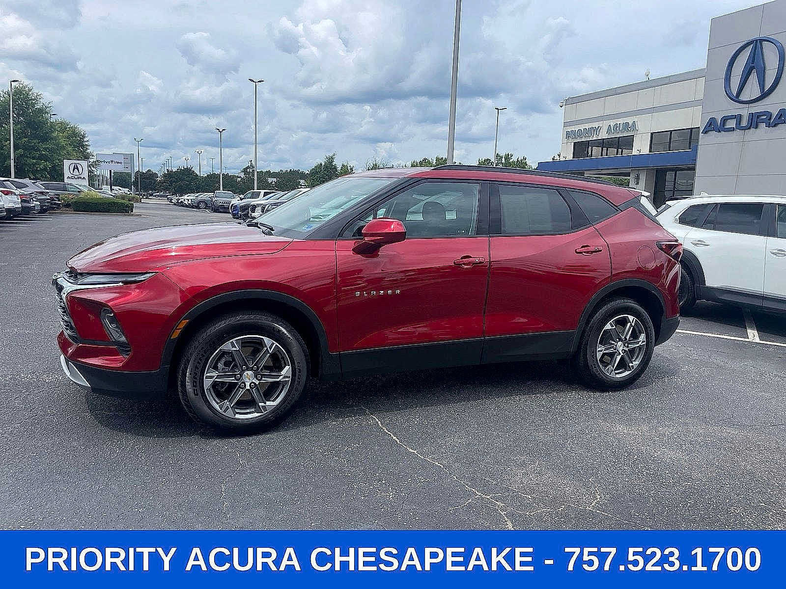 Used 2024 Chevrolet Blazer LT w/ Convenience Package FWD image 3