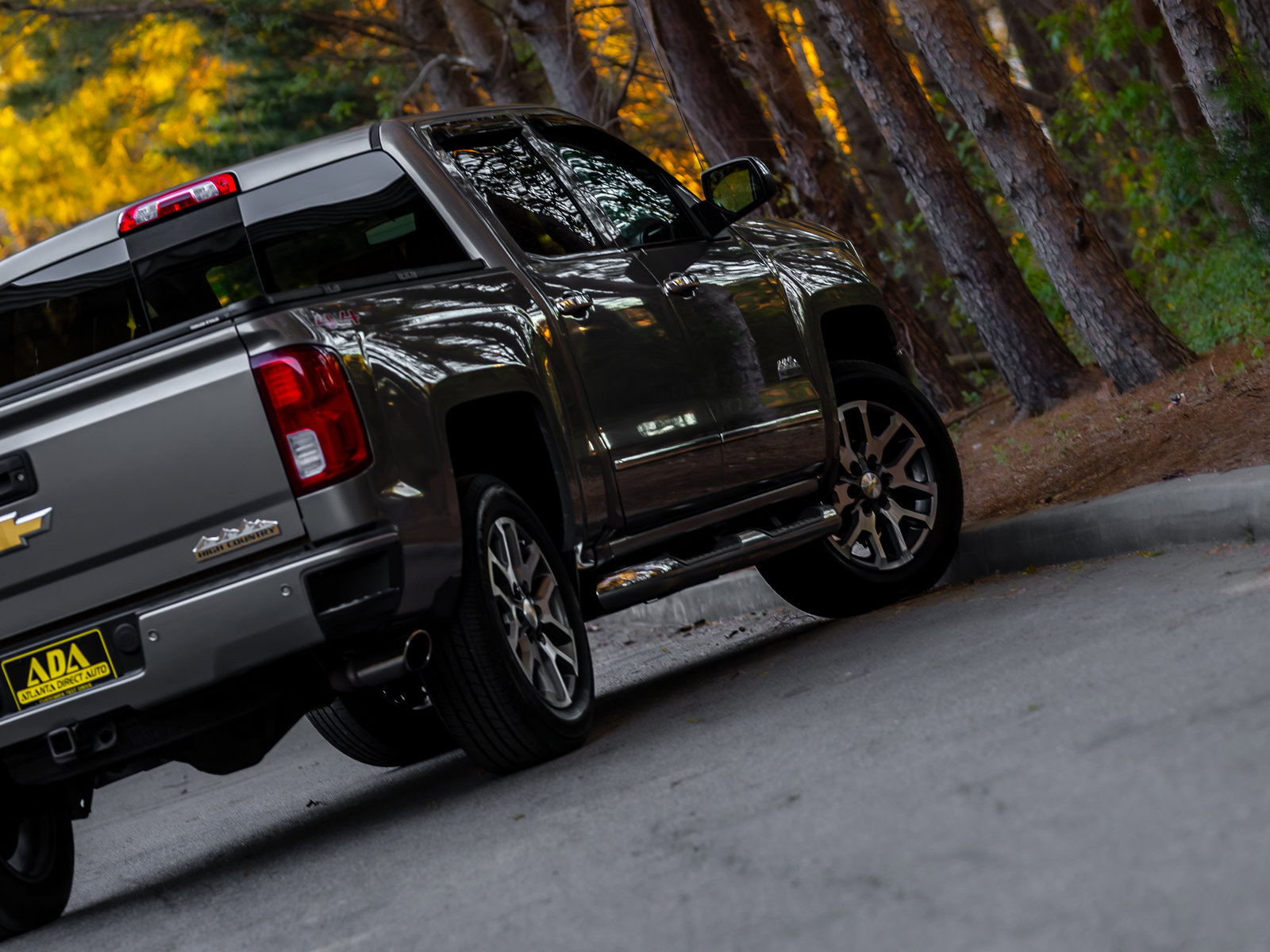 Used 2017 Chevrolet Silverado 1500 High Country image 24