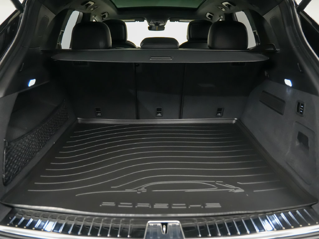 New 2026 Porsche Cayenne GTS AWD/4WD image 13