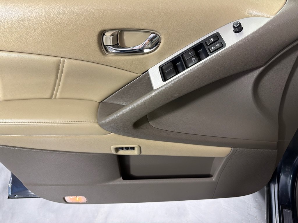 Used 2014 Nissan Murano SL w/ Navigation Package AWD/4WD image 9