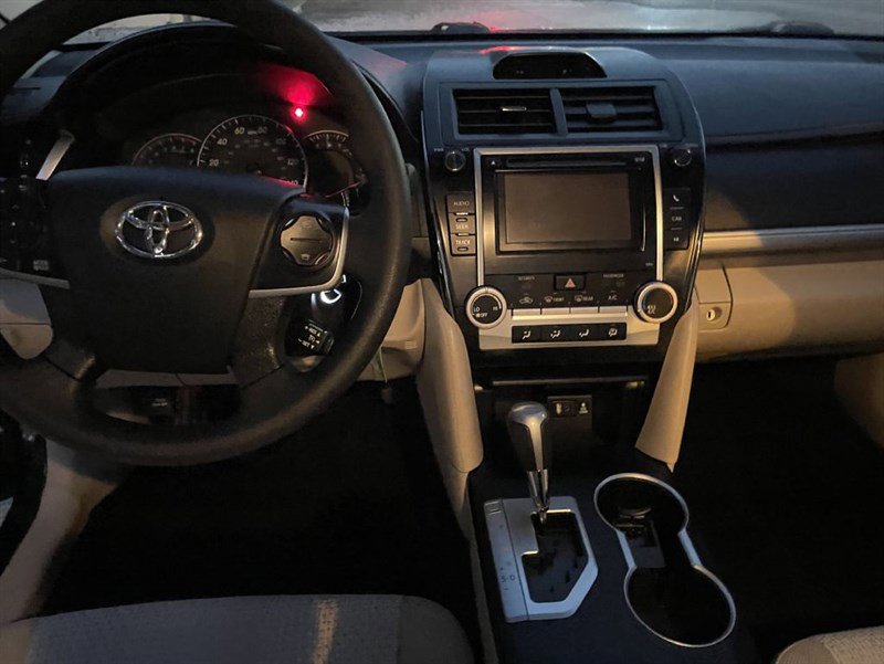 Used 2012 Toyota Camry LE image 13