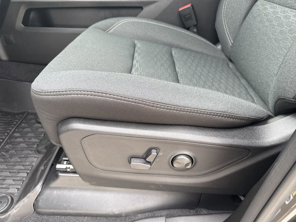 New 2026 RAM 1500 4x4 Crew Cab image 13