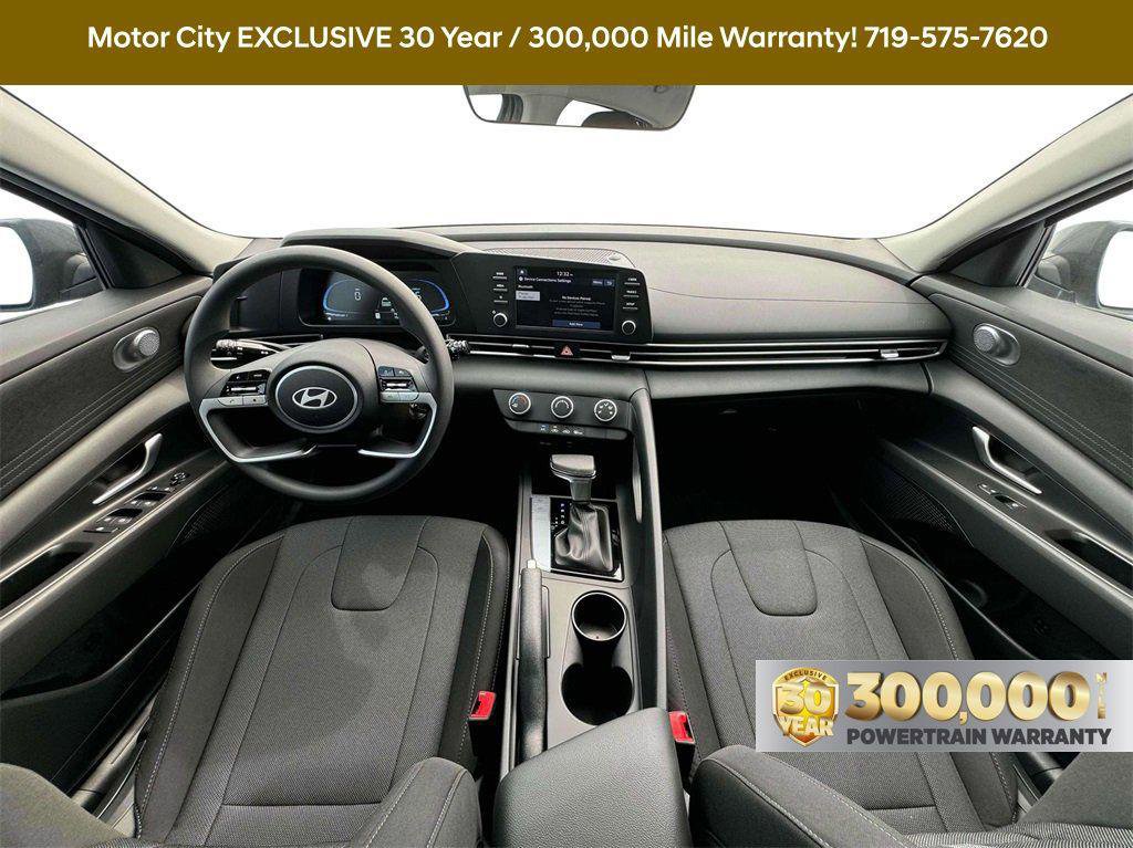 New 2025 Hyundai Elantra SE image 17