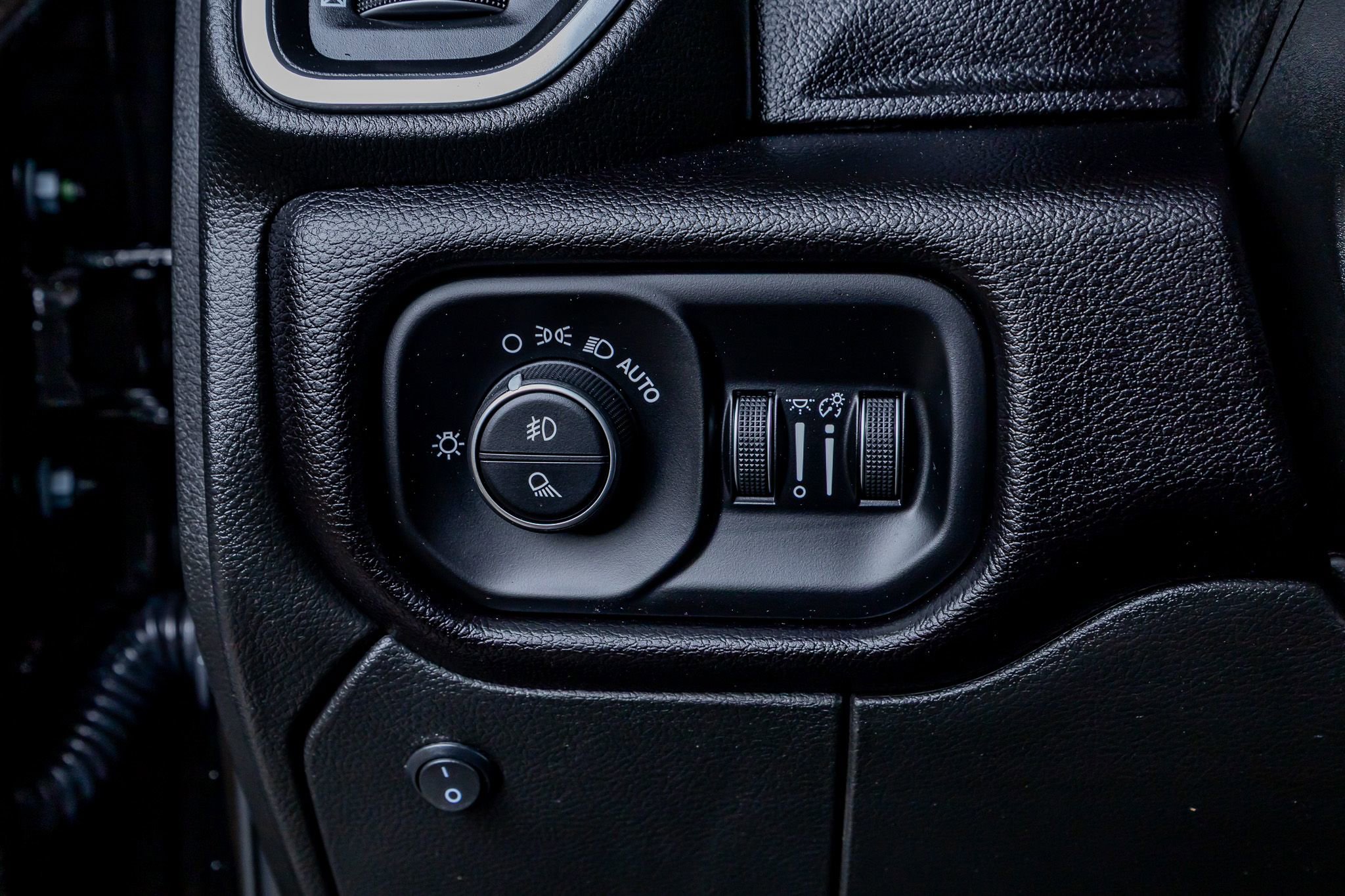 Used 2025 RAM 3500 Laramie AWD/4WD image 22