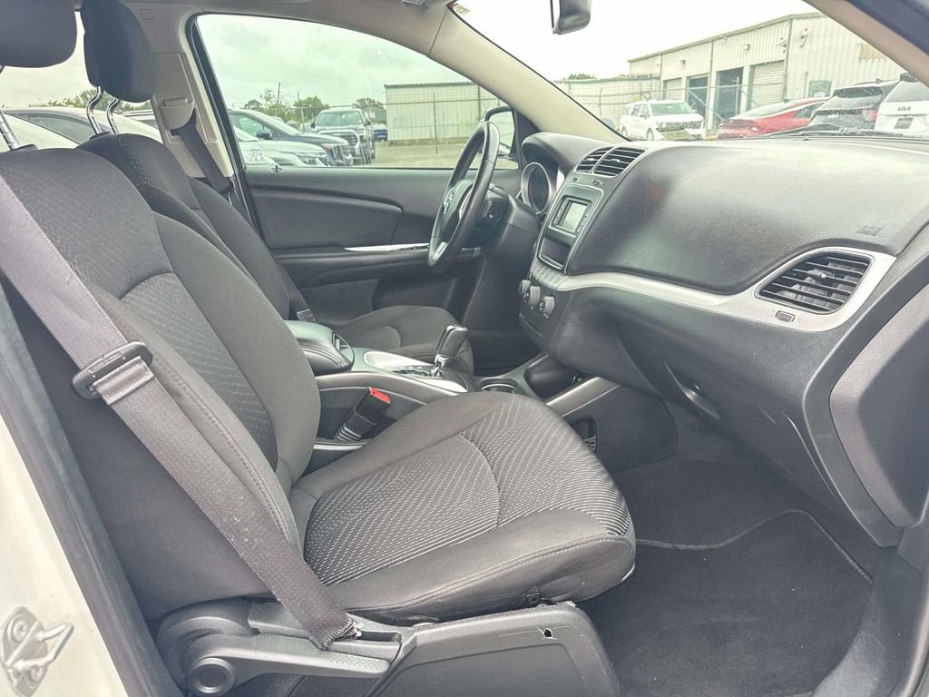 Used 2017 Dodge Journey SE w/ Flexible Seating Group FWD image 21
