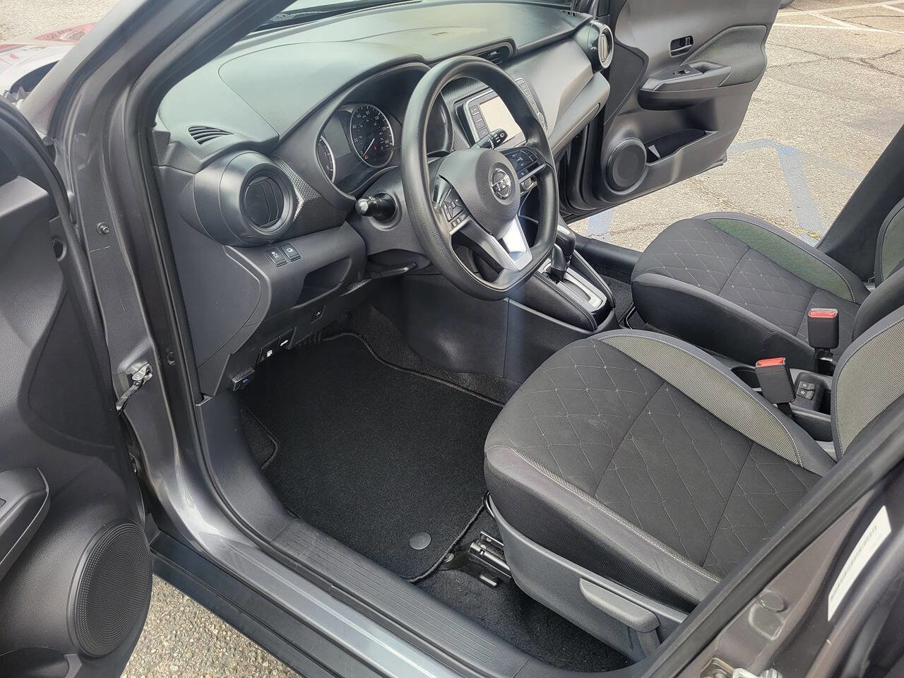 Used 2019 Nissan Kicks S FWD image 15