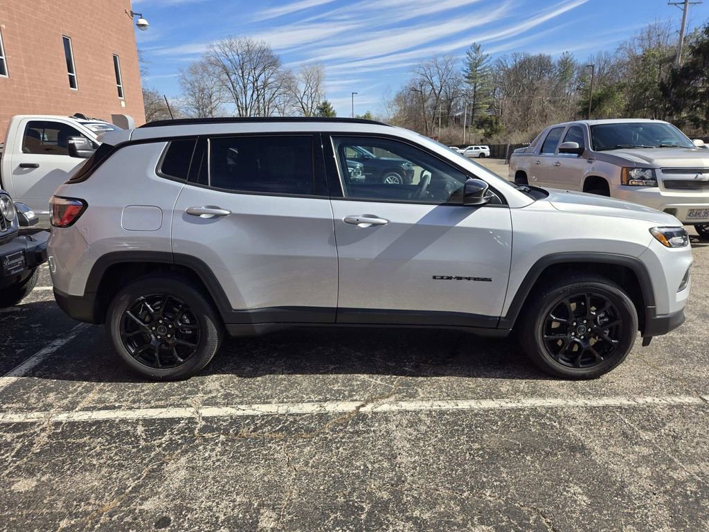 Certified 2025 Jeep Compass Latitude w/ Sun & Sound Group image 2
