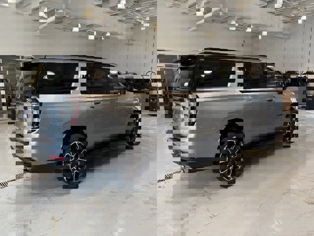 New 2025 Chevrolet Suburban RST w/ Comfort Package image 5