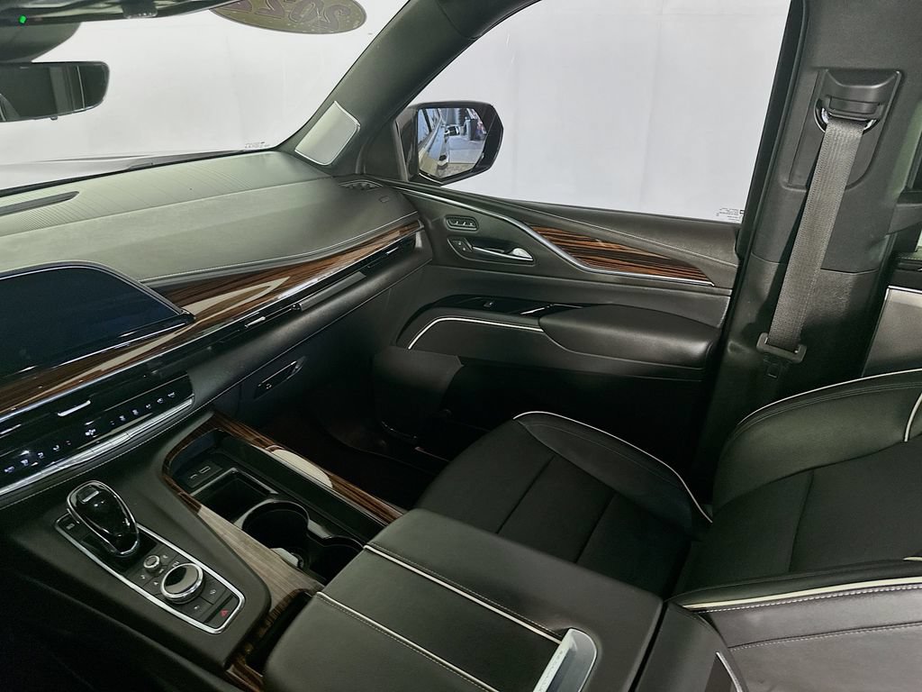 Used 2022 Cadillac Escalade Premium Luxury w/ Performance Package AWD/4WD image 33