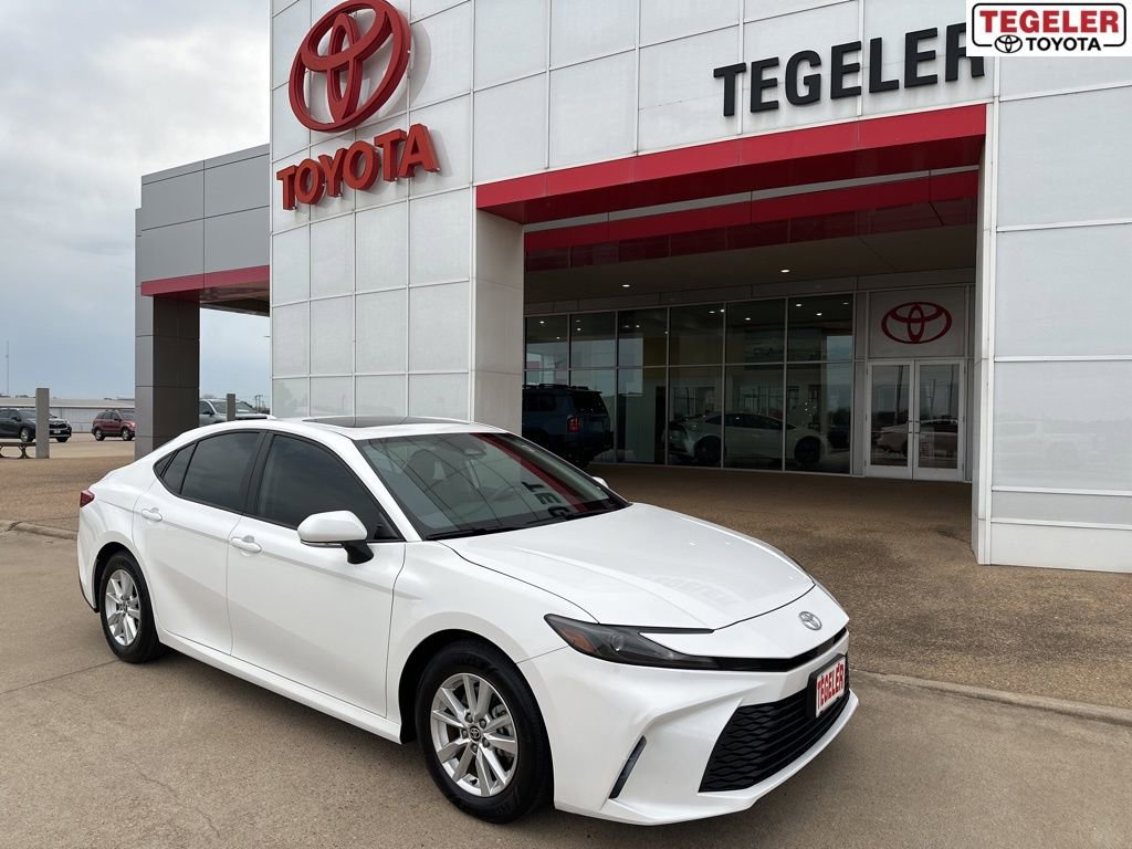 Used 2025 Toyota Camry LE w/ Convenience Package video 1