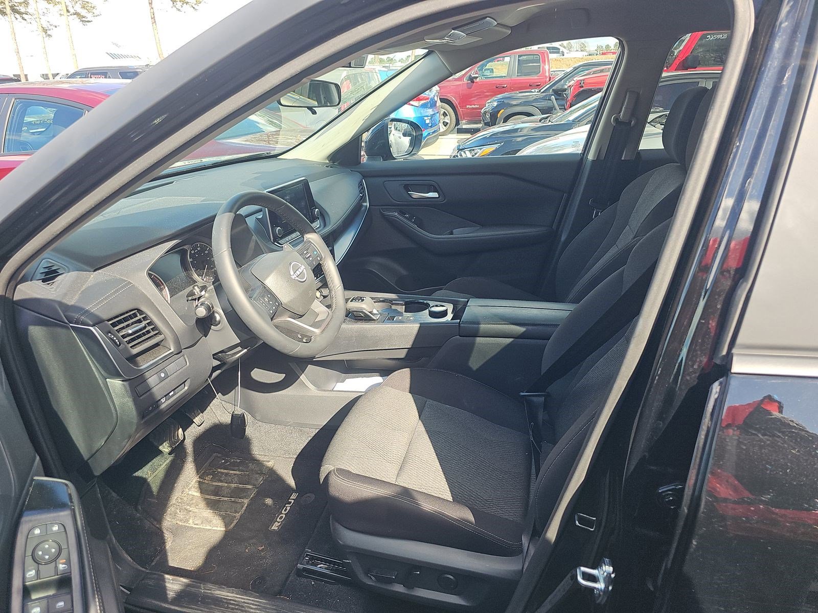 Used 2026 Nissan Rogue SV image 7