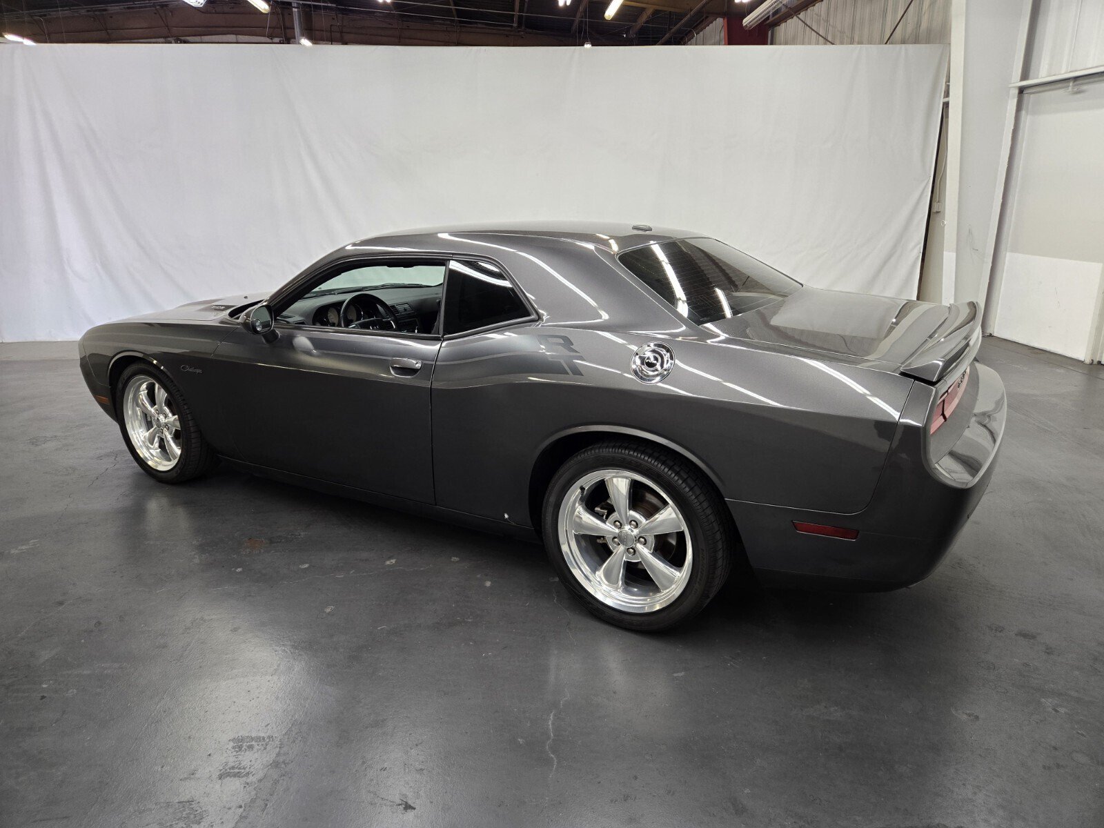 Used 2013 Dodge Challenger R/T RWD image 3