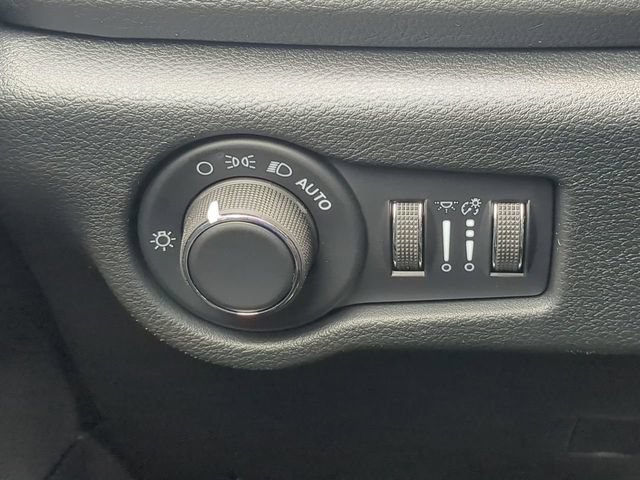 New 2027 Chrysler Pacifica Select FWD image 29