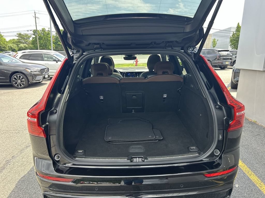 Certified 2023 Volvo XC60 B5 Plus w/ Climate Package AWD/4WD image 27