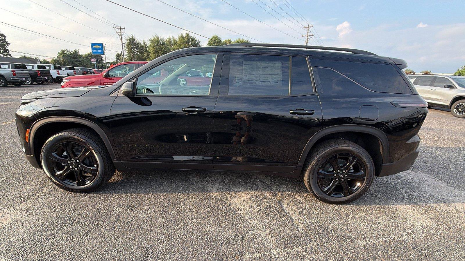 New 2027 Chevrolet Traverse LT w/ Midnight/Sport Edition FWD image 11