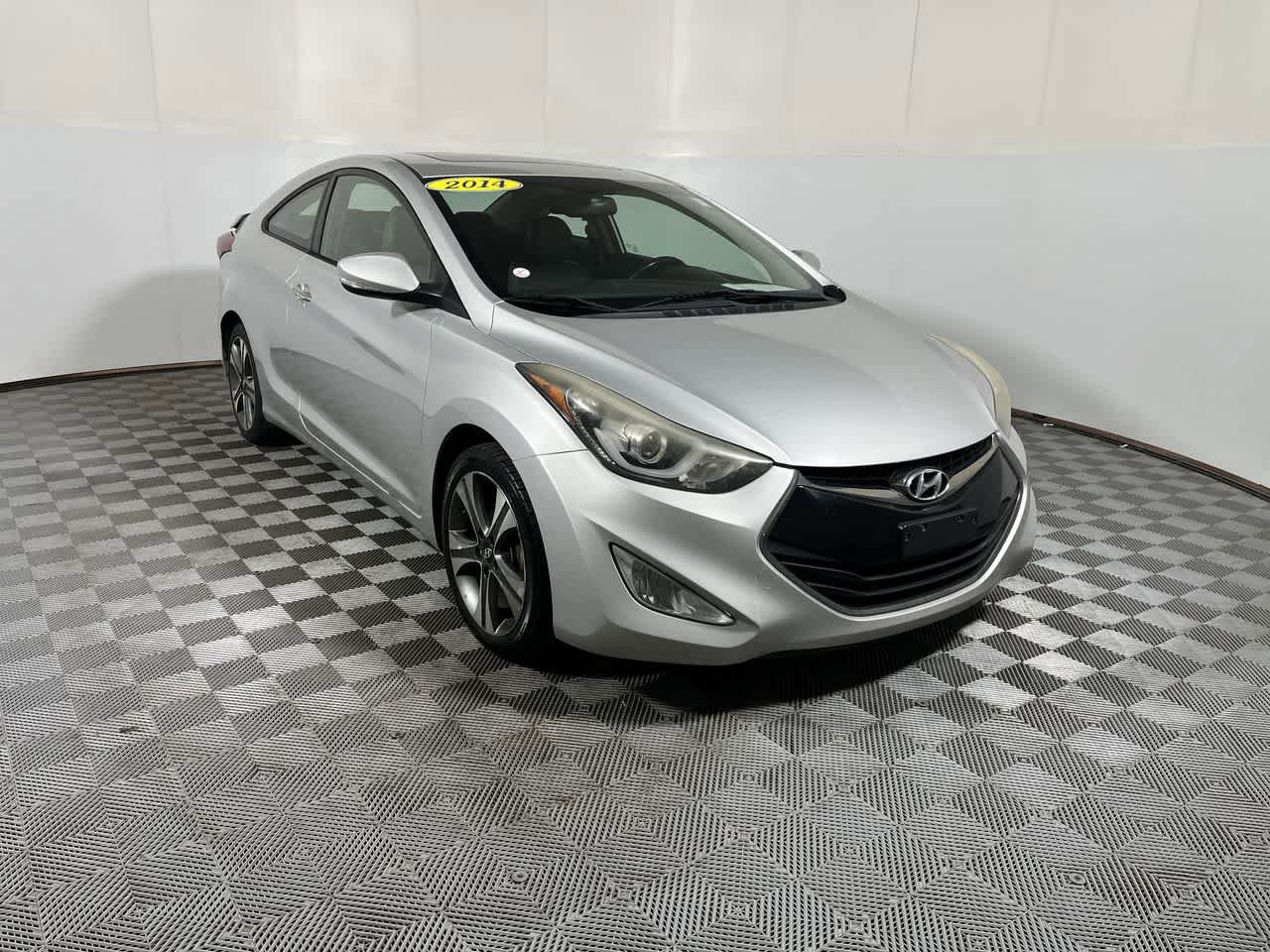 Used 2014 Hyundai Elantra w/ Option Group 2 FWD image 2