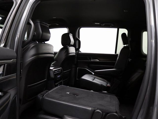 Used 2024 Jeep Wagoneer Series III image 13