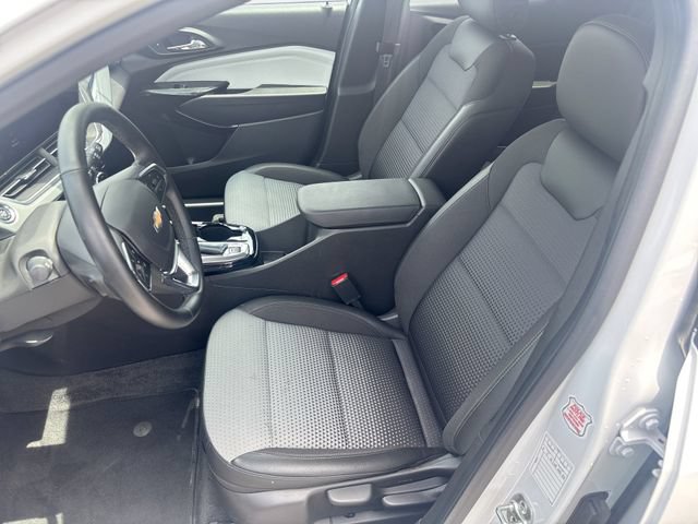 Used 2025 Chevrolet Trax LT w/ LT Convenience Package FWD image 11