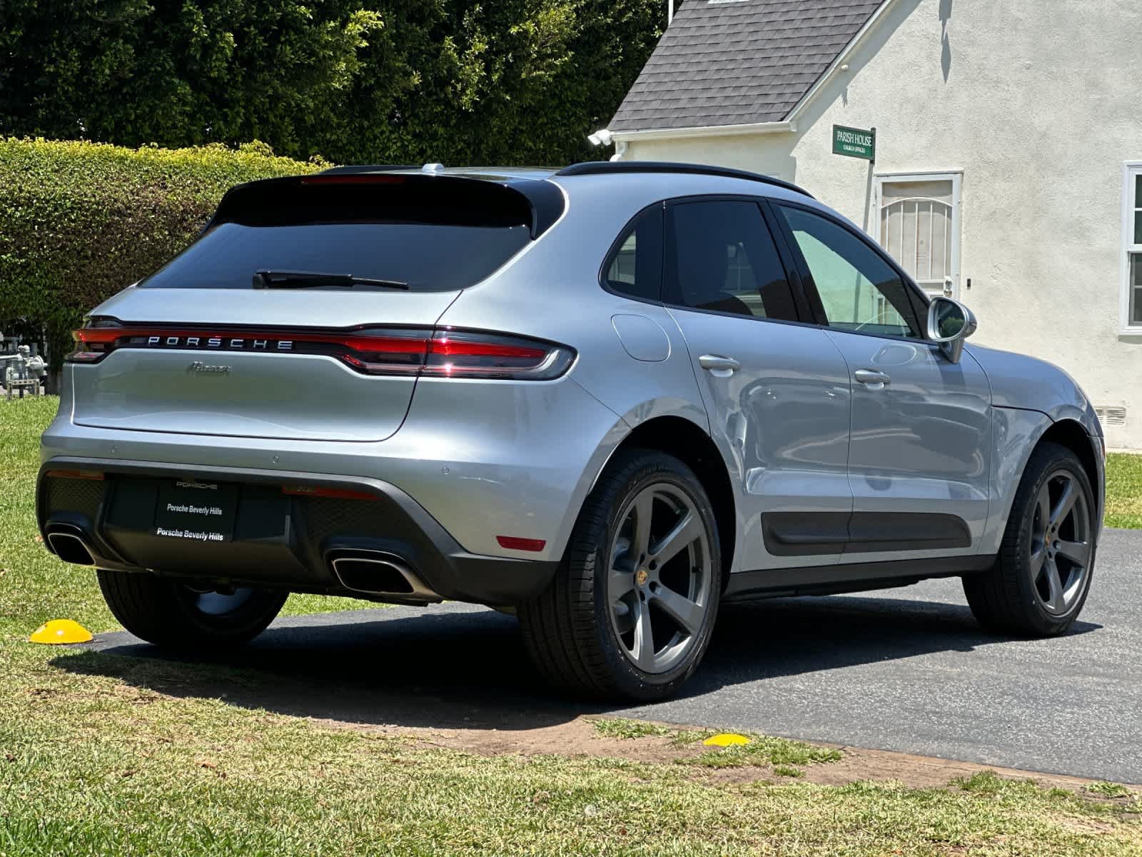New 2026 Porsche Macan AWD/4WD image 8