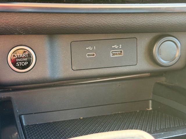 Used 2022 Nissan Rogue SV image 15