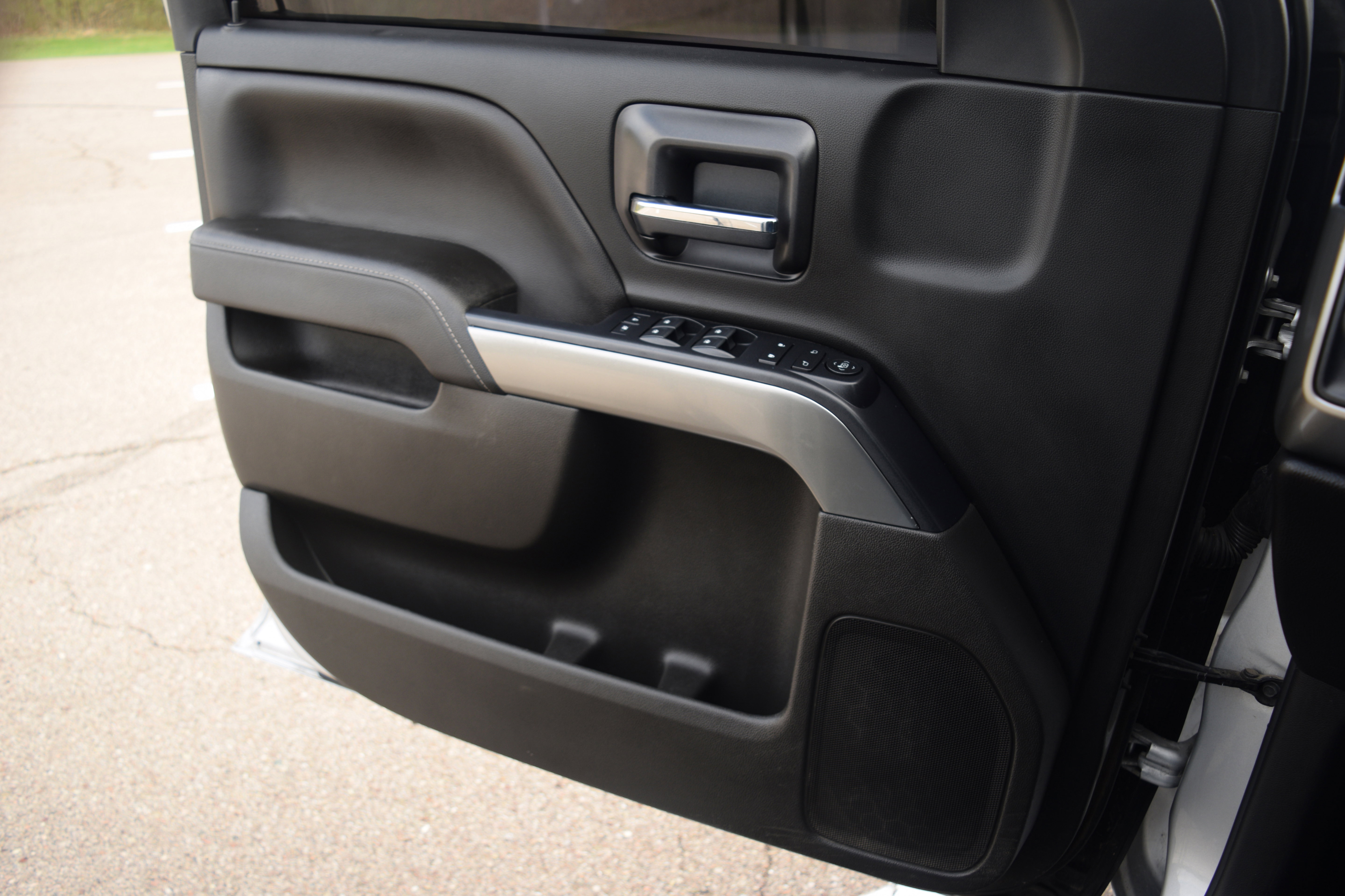 Used 2018 Chevrolet Silverado 1500 LT w/ All Star Edition AWD/4WD image 17