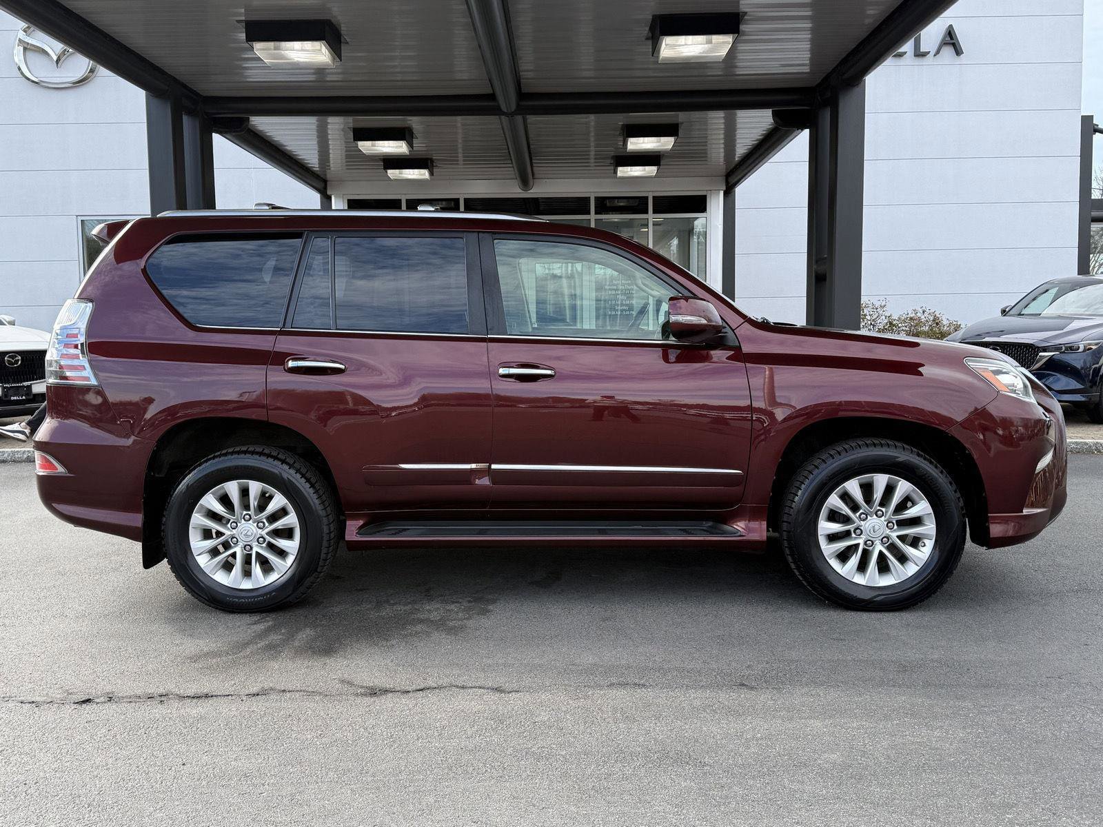 Used 2014 Lexus GX 460 w/ Premium Package AWD/4WD image 4