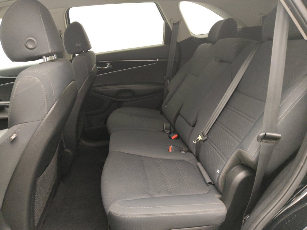 Used 2018 Kia Sorento LX image 18
