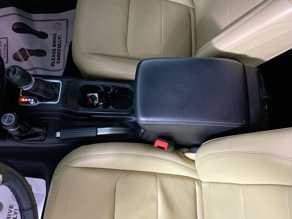 Used 2018 Jeep Wrangler Unlimited Sahara w/ Cold Weather Group image 20
