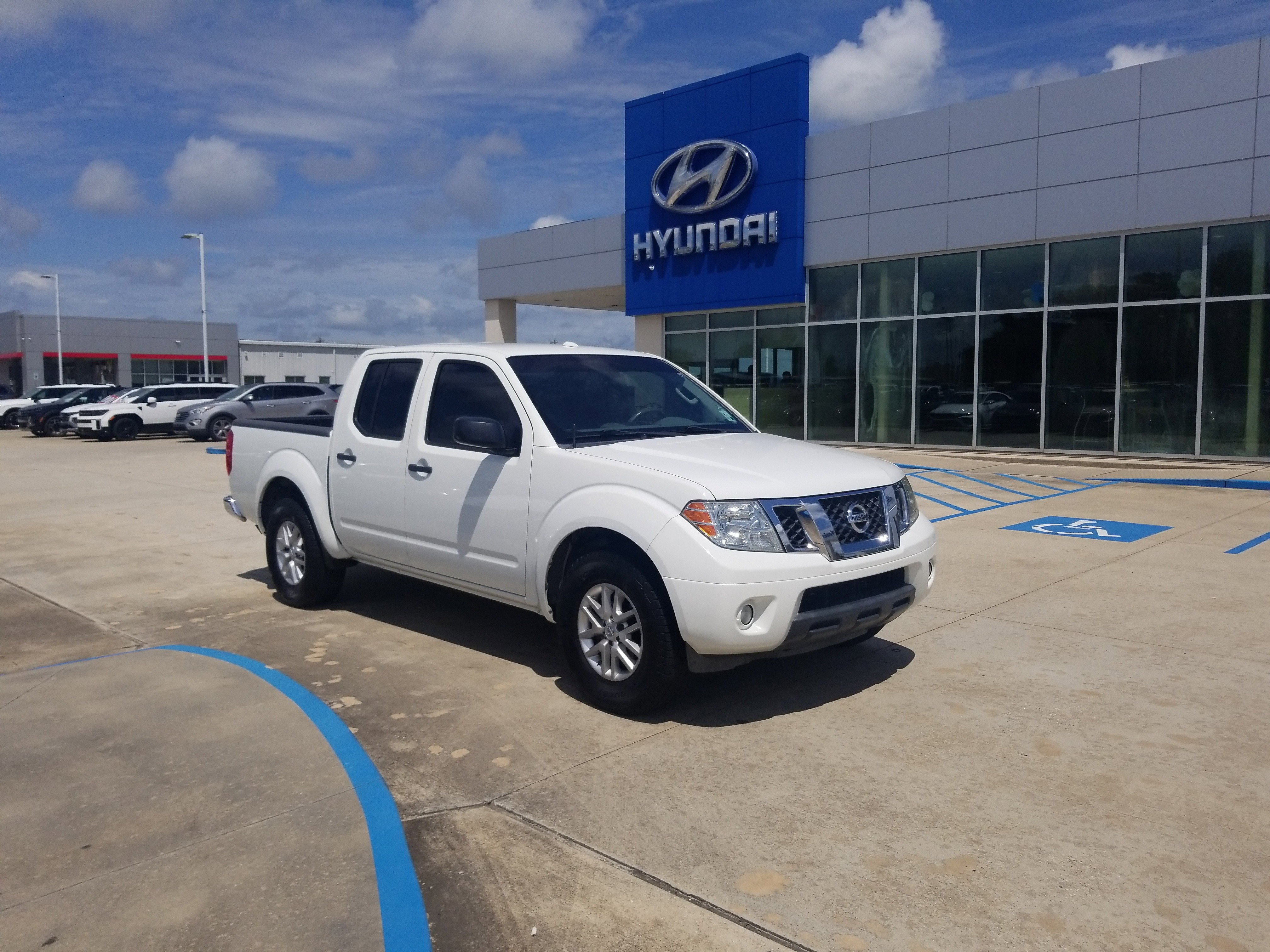 Used 2014 Nissan Frontier SV w/ SV Value Truck Package RWD image 1